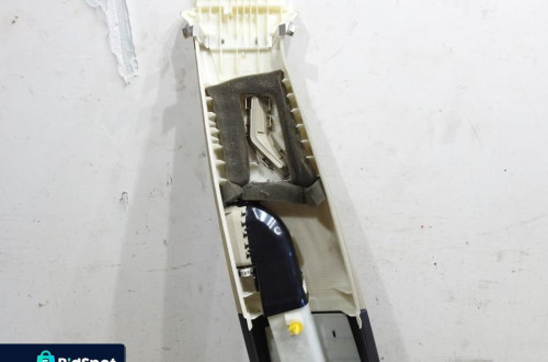 OSŁONA SŁUPKA PRAWA B VOLVO V70 III