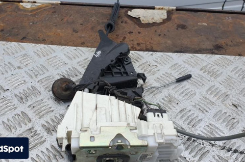 mercedes w169 zamek drzwi lewy tyl tylny 4pin europa