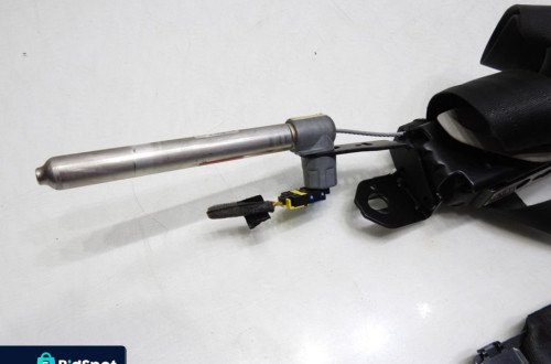 PAS BEZPIECZEŃSTWA PRAWY PRZÓD VOLVO S60 LIFT