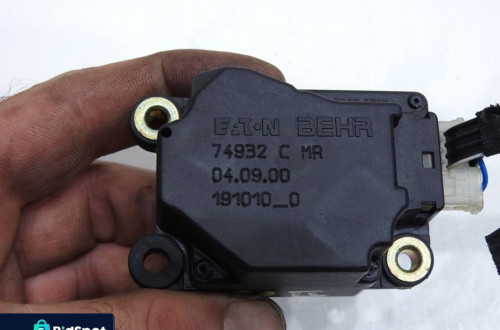 SILNICZEK NAGRZEWNICY VOLVO V70 II 74932 C MR