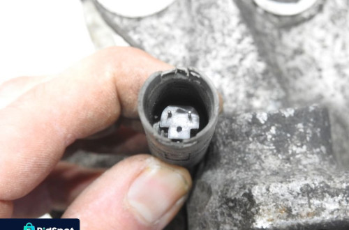 PIASTA ZWROTNICA LEWY PRZÓD BMW E90 6764443