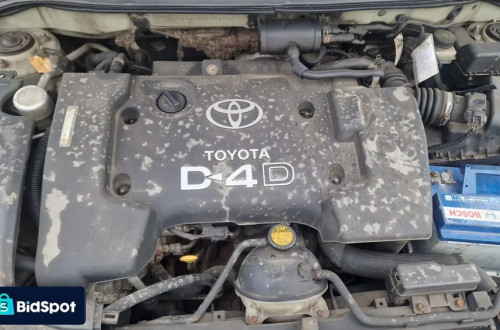 TOYOTA AVENSIS T25 2.0 D4D 116KM SILNIK