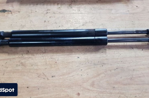 VOLKSWAGEN TOUAREG SIŁOWNIK SZYBY TYŁ 7L6845587A