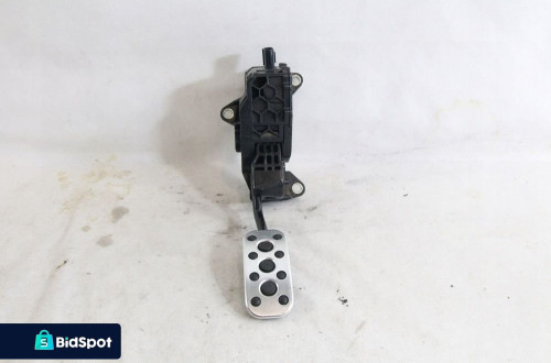 Pedał potencjometr gazu z nakładka chrom Toyota Yaris IV 4 2020-2024