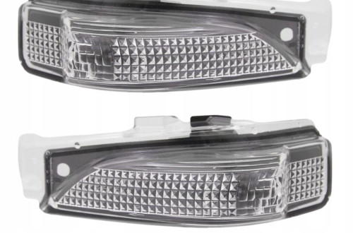 Kierunkowskaz Lusterko Auris II 2 e18 CHR Corolla XI Avensis T27 Verso R20