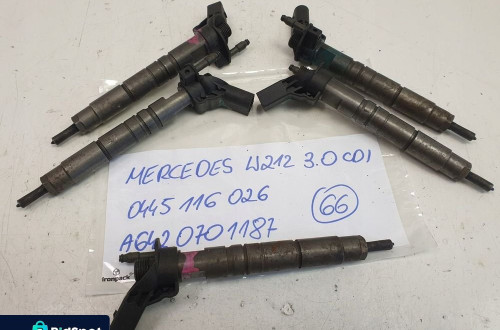 Mercedes W212 3.0 CDI WTRYSKIWACZ 0445116026