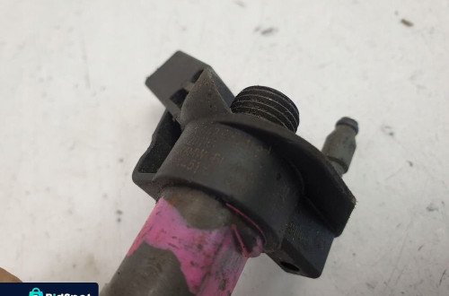Mercedes W212 3.0 CDI WTRYSKIWACZ 0445116026