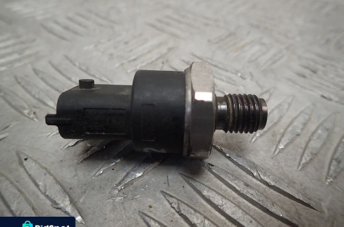 CZUJNIK CIŚNIENIA PALIWA S40 V40 1.9 D 0281002522