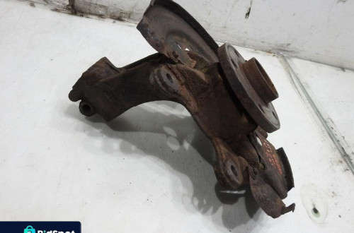 PIASTA ZWROTNICA LEWY PRZÓD VOLVO V70 III 2.5 T