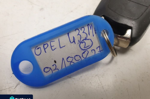 KLUCZYK PILOT OPEL CORSA D 93189827