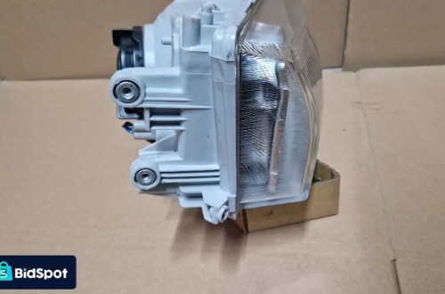 NISSAN MAXIMA QX LAMPA PRZÓD PRAWA NOWA DEPO