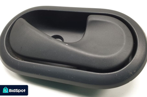 KLAMKA DRZWI PRAWE DACIA SANDERO I 8200733847