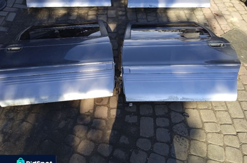 DRZWI PRZEDNIE LUB TYLNE MITSUBISHI SPACE WAGON 92-01 LEWE LUB PRAWE