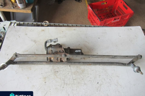 MECHANIZM WYCIERACZEK IVECO DAILY 00-06