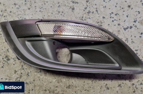 OPEL ASTRA J LIFT KRATKA ZDERZAKA KIERUNKOWSKAZ PRAWY