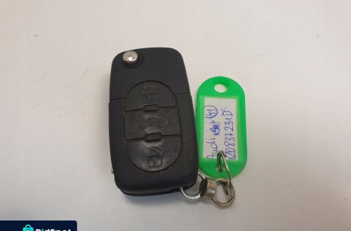 KLUCZYK PILOT AUDI A4 B7 8P0837231D