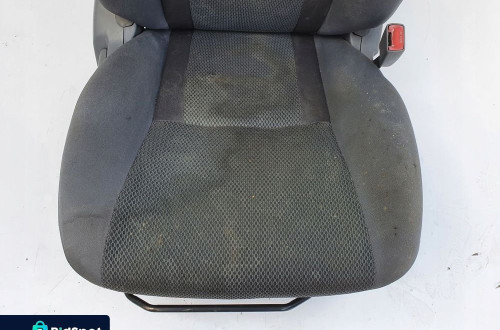 Toyota RAV4 II FOTELE KOMPLET FOTELI przód tył