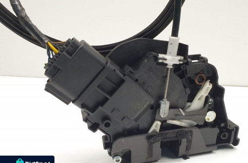 ZAMEK DRZWI PRAWY FORD FOCUS MK2 3D EUROPA