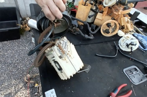 vw polo 6n 1.0b pompa pompka wskaznik paliwa