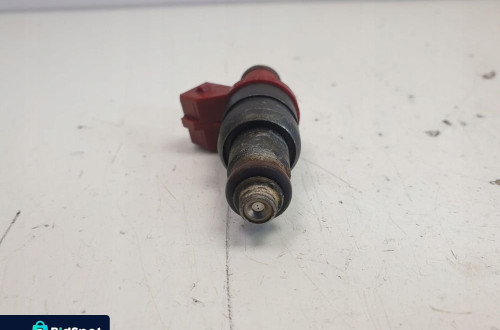 Mercedes W202 2.0 16V WTRYSKIWACZ 0000788523