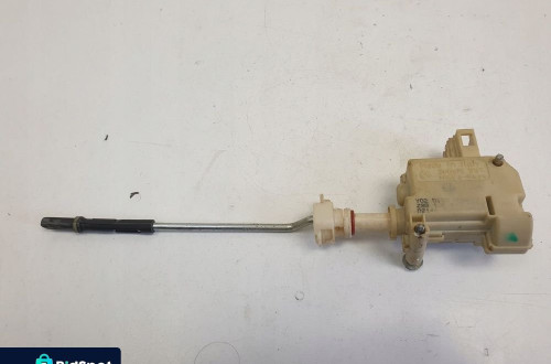 VW Golf IV SIŁOWNIK KLAPKI PALIWA Silniczek