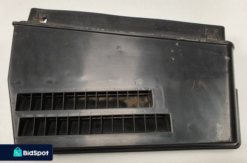 KRATKA WENTYLACYJNA LEWY TYŁ RANGE ROVER III L322