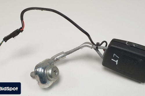 ZAPINKA PASA LEWY TYŁ BMW 5 F10 7243273