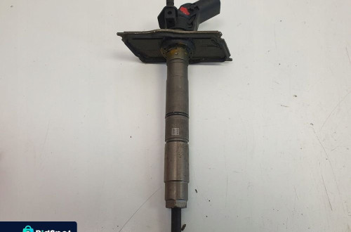 Audi A8 D3 4.2 TDI V8 WTRYSKIWACZ 0445115086