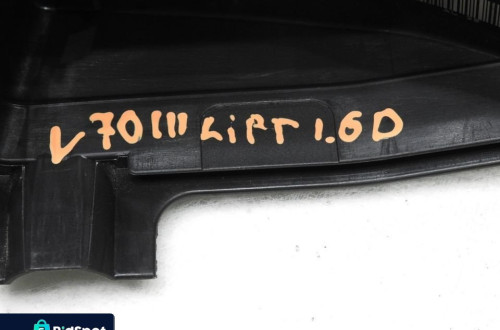 POKRYWA SKRZYNKI BEZPIECZNIKÓW VOLVO V70 III 1.6 D