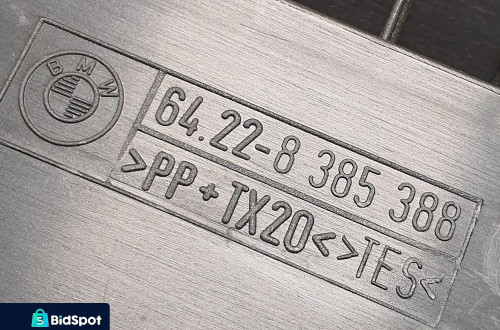 KRATKA WENTYLACYJNA PRAWY TYŁ RANGE ROVER III L322