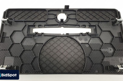 MASKOWNICA KONSOLI MERCEDES W204 A2046800589