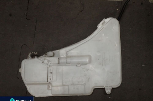 ZBIORNICZEK SPRYSKIWACZY BMW 5 V F10 F11