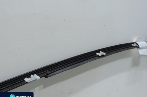 LISTWA KAROSERYJNA LEWA BMW E81 LIFT
