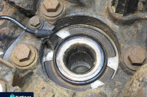 PIASTA ZWROTNICA PRAWY TYŁ AWD VOLVO XC90 I 2.5 T
