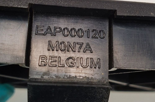 PODNÓŻEK STOPIEŃ LEWY RANGE ROVER III L322