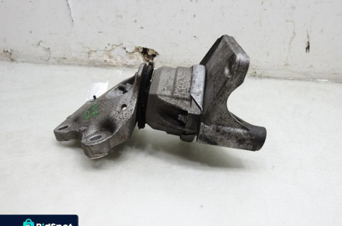 ŁAPA PODUSZKA SILNIKA LEWA BMW E61 2.5i 6776669