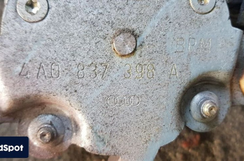 AUDI A6 C4 PODNOŚNIK SZYBY PRAWY PRZOD 4A0837398A