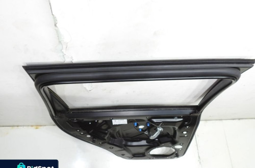 RAMA DRZWI SZYBY LEWY TYŁ VW TOUAREG I