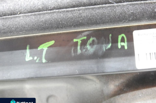 RAMA DRZWI SZYBY LEWY TYŁ VW TOUAREG I