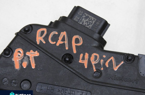 ZAMEK DRZWI PRAWY TYŁ 4 PIN RENAULT CAPTUR I