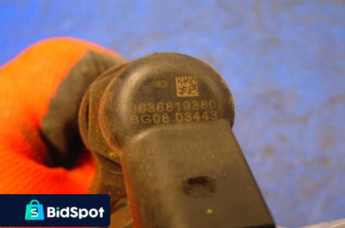 WTRYSKIWACZ DIESEL PEUGEOT 206 2.0HDI SIEMENS 9636819380