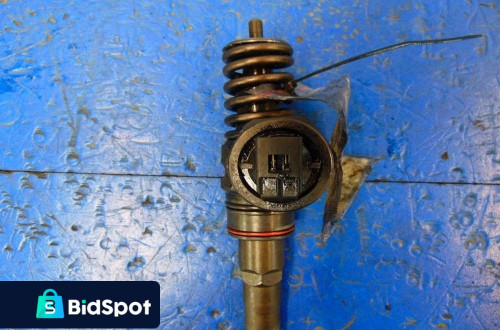 AUDI A4 B5 LIFT 1.9 TDI WTRYSKIWACZ POMPOWTRYSK 038 130 073F