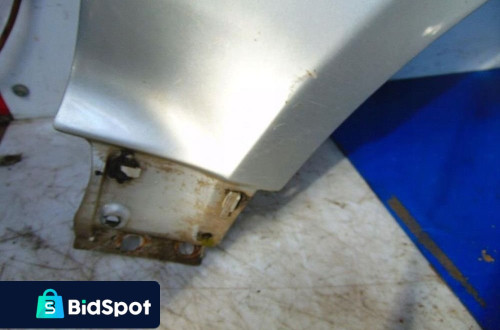 VOLKSWAGEN TOUAREG BŁOTNIK PRAWY