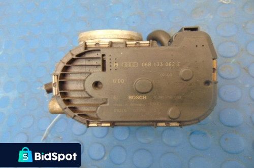 VOLKSWAGEN PASSAT B5 1.8 20V PRZEPUSTNICA 06B133062E