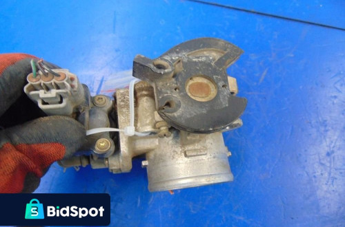 SUZUKI LIANA 1.6 16V PRZEPUSTNICA 18117-78F11