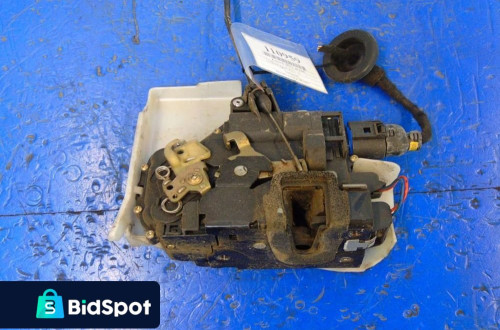 VW POLO IV ZAMEK DRZWI LEWY PRZÓD