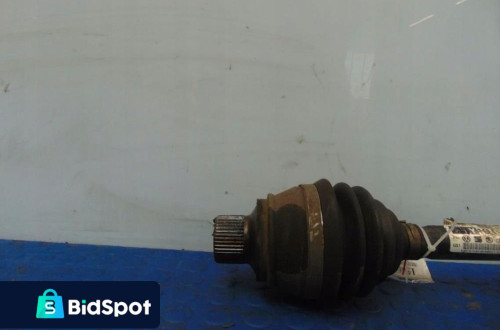 AUDI A4 B8 1.8 TFSI PÓŁOŚ PRAWA 8K0407271Q