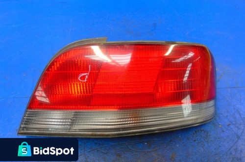 MITSUBISHI GALANT VIII LAMPA TYL PRAWA