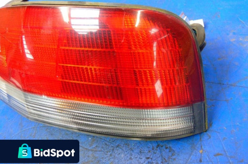 MITSUBISHI GALANT VIII LAMPA TYL PRAWA