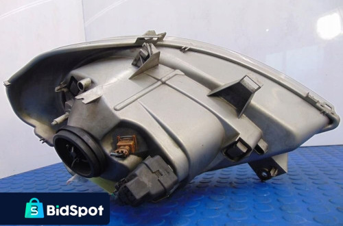 RENAULT TRAFIC REFLEKTOR PRAWY